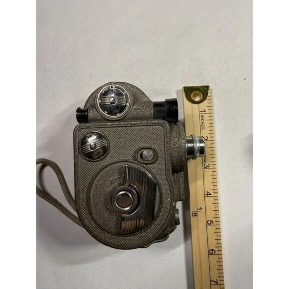 REVERE 8 MODEL 88 8MM‎ MOVIE CAMERA VINTAGE